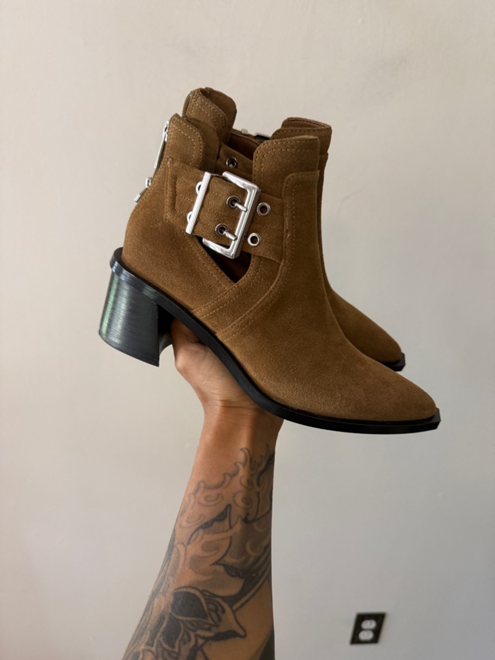 Steve Madden Gatewood Buckle Bookties